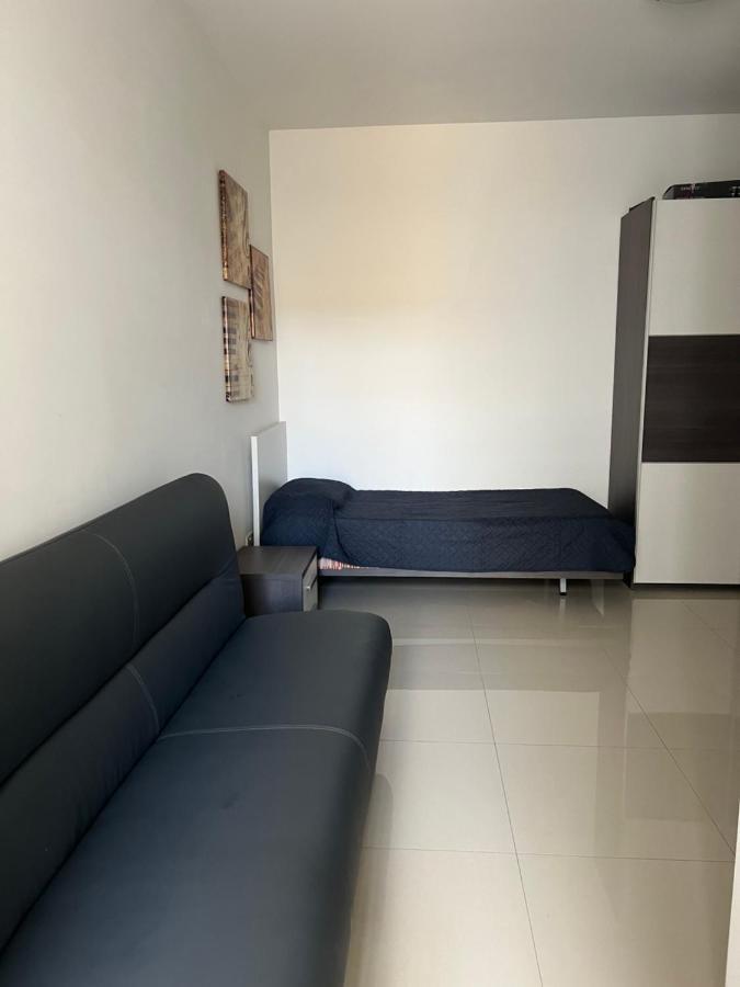 Claire'S Court Apartamento Marsaxlokk Exterior foto